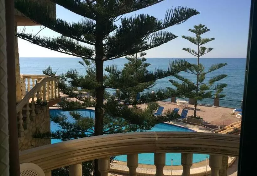 سوییت با چشم‌انداز استخر, La Playa Blanca