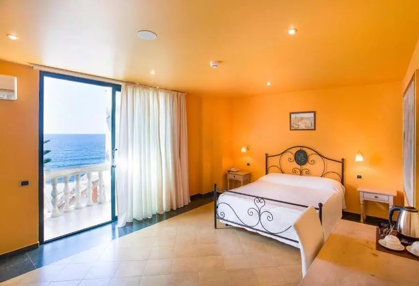 اتاق لوکس با بالکن و چشم‌انداز دریا, La Playa Blanca