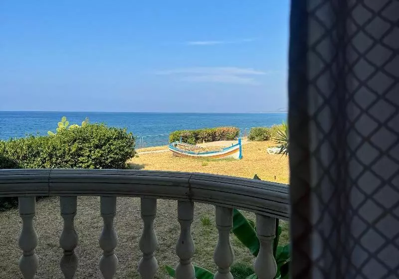 اتاق استاندارد با بالکن و چشم‌انداز دریا, La Playa Blanca