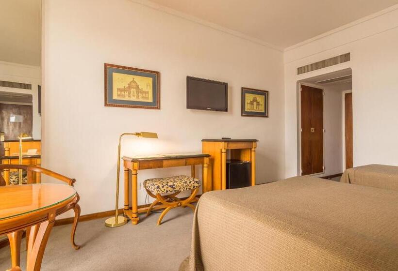 غرفة قياسية, Libertador Tandil