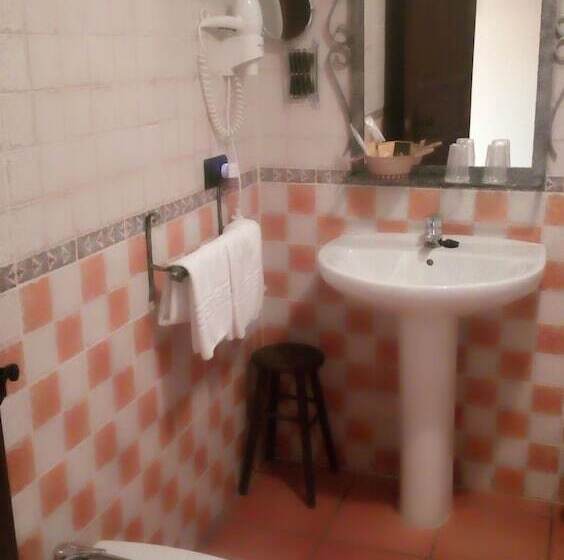 غرفة قياسية, Rural Los Angeles En Las Hurdes