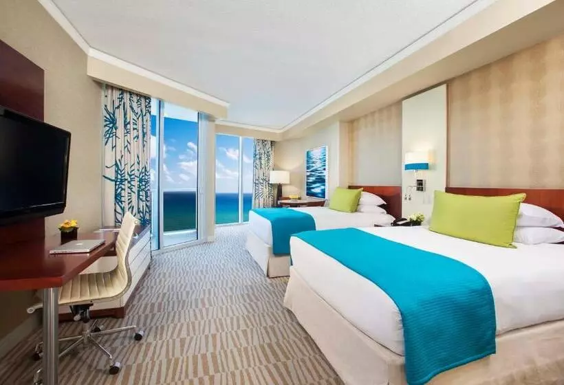 اتاق لوکس با چشم‌انداز دریا, Trump International Beach Resort