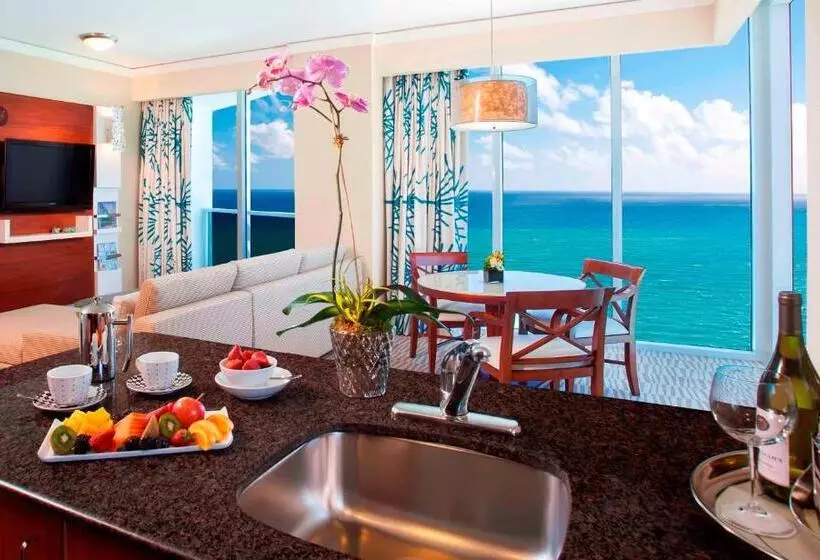 سوییت با چشم‌انداز دریا, Trump International Beach Resort
