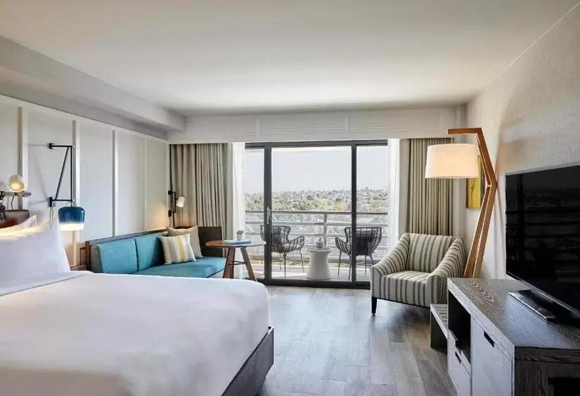 اتاق استاندارد با تخت بزرگ, Westdrift Manhattan Beach Autograph Collection