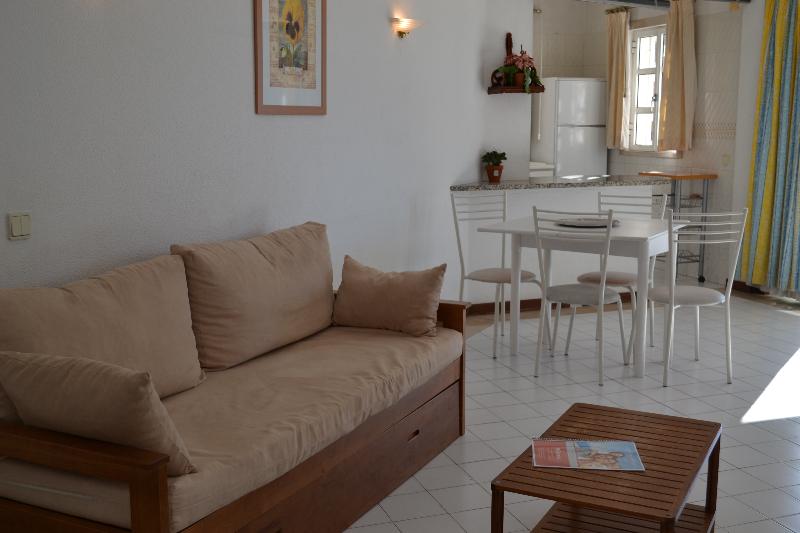 דירת חדר, Algamar By Garvetur