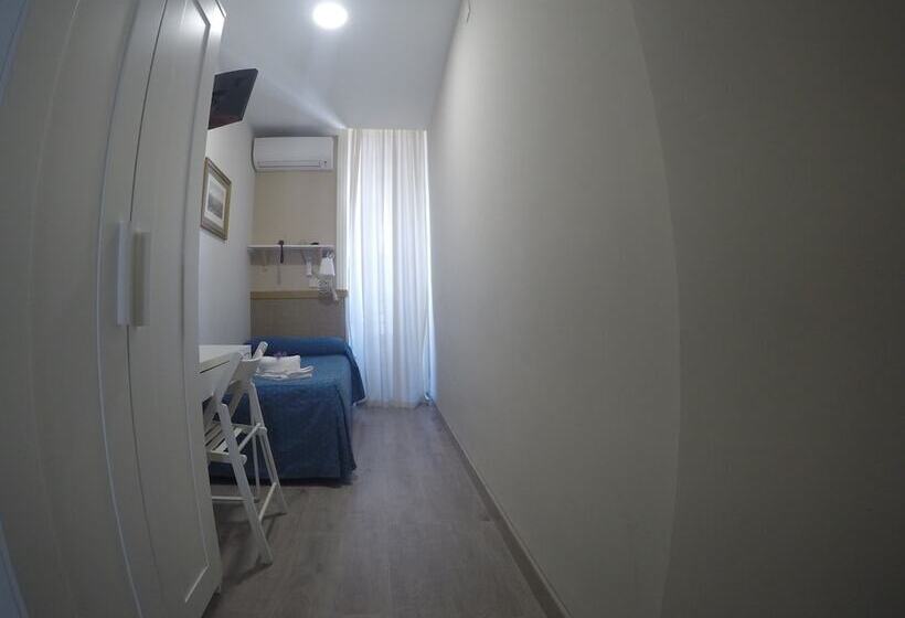 اتاق استاندارد یک نفره, Hostal El Pilar