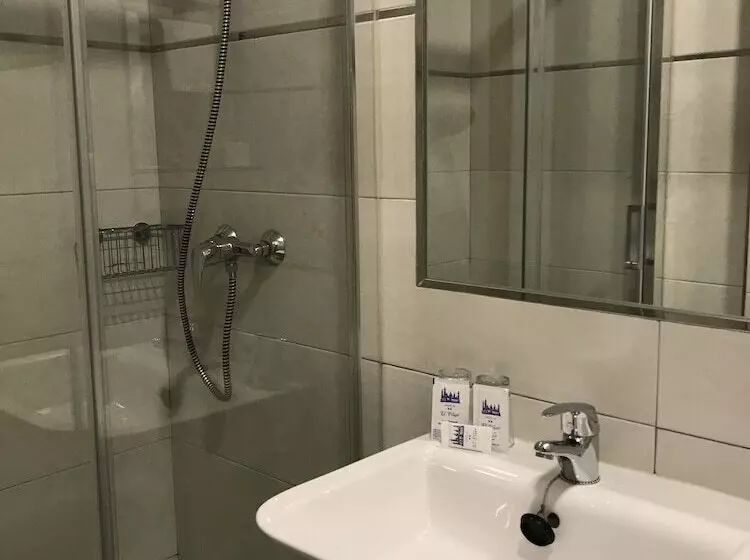 اتاق استاندارد, Hostal El Pilar