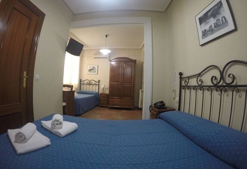 اتاق استاندارد سه نفره, Hostal El Pilar