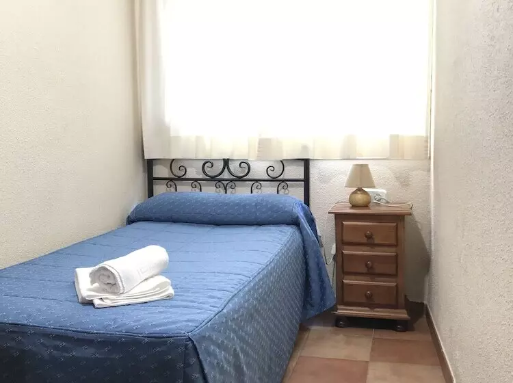 اتاق استاندارد یک نفره, Hostal El Pilar