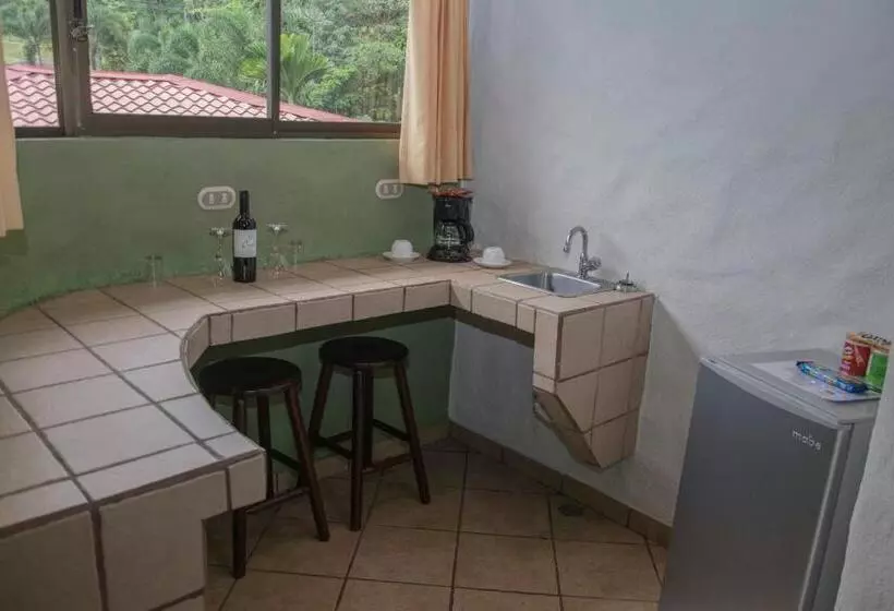 Deluxe Room Mountain View, Arenal Volcano Inn