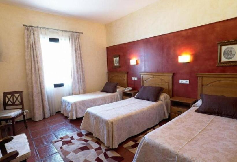 Quarto Triplo Estandar, Escuela Convento Sto Domingo