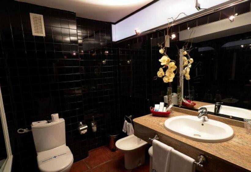 Люкс, Escuela Convento Sto Domingo