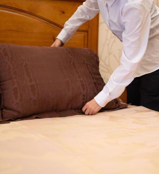 Люкс, Escuela Convento Sto Domingo