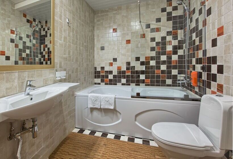 חדר דלוקס, Herzen House