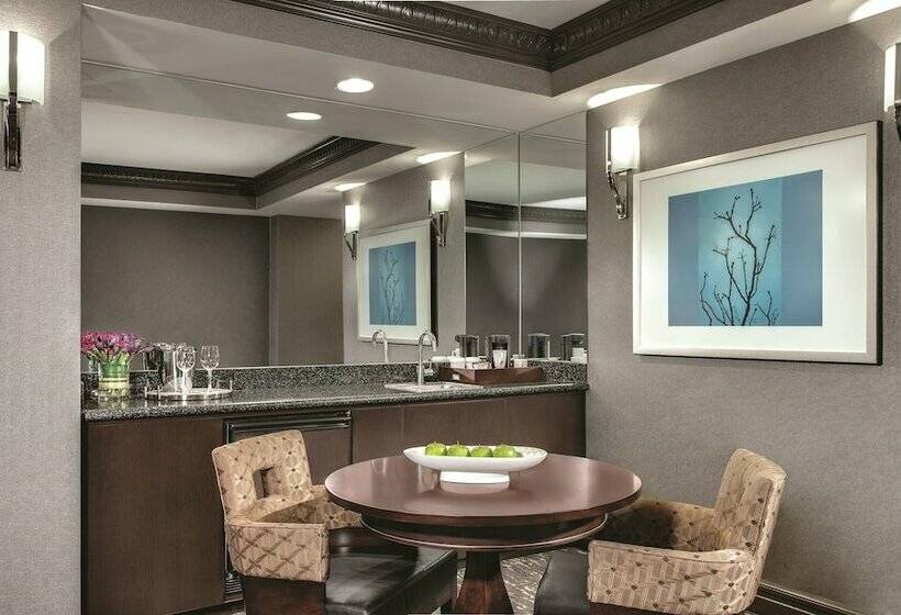 Suite, Luxor Hotel And Casino