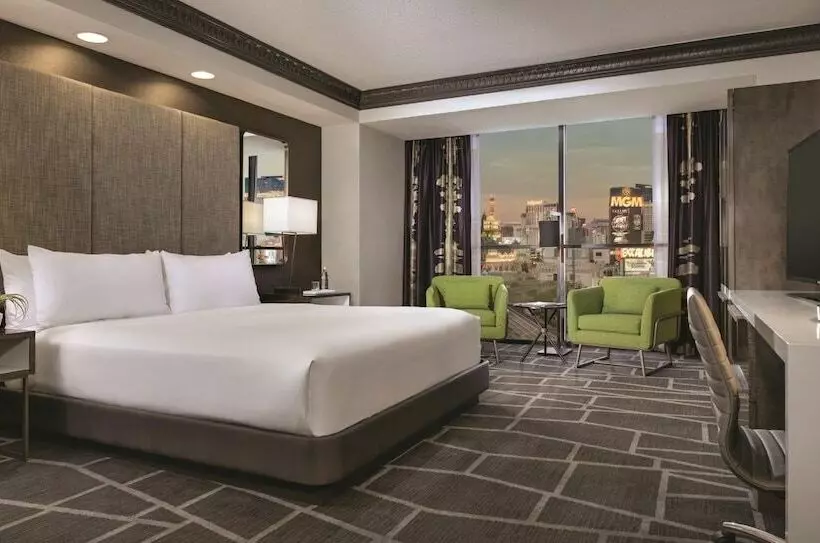 プレミアムルーム, Luxor Hotel And Casino