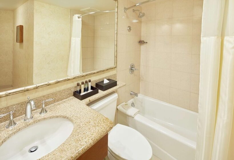 غرفة كلوب مطلة على البحر, Outrigger Waikiki Beach Resort