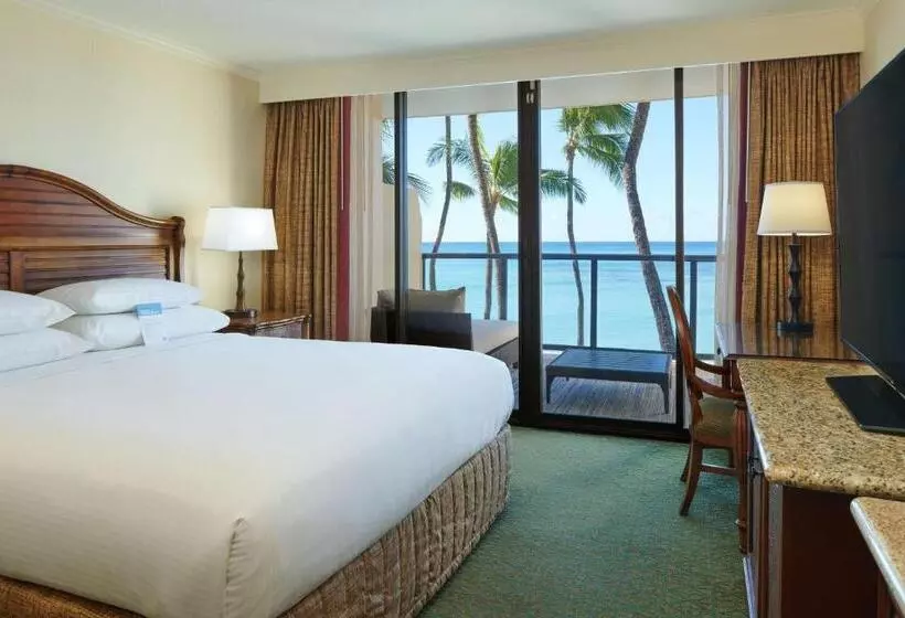 キングサイズベッドのクラブルーム, Outrigger Waikiki Beach Resort