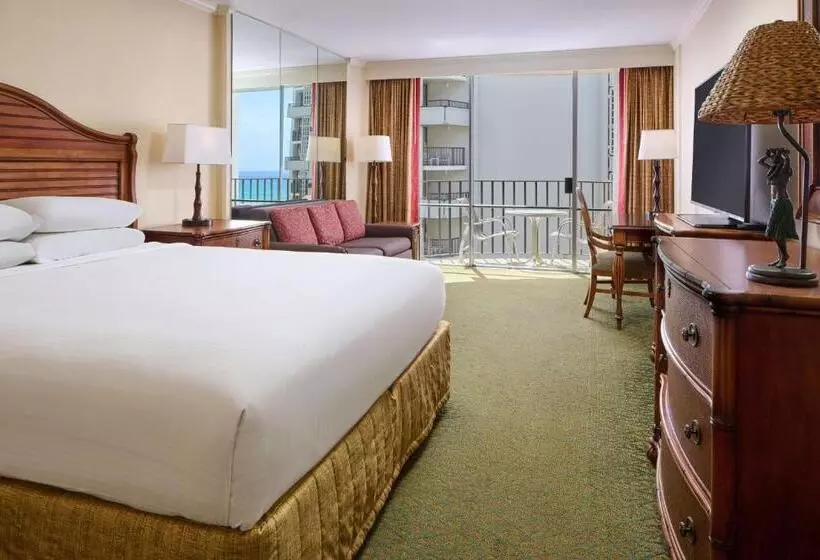 キングサイズベッドのクラブルーム, Outrigger Waikiki Beach Resort