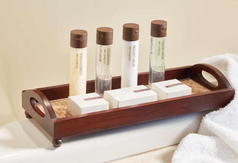 غرفة كلوب مع إطلالات, Outrigger Waikiki Beach Resort