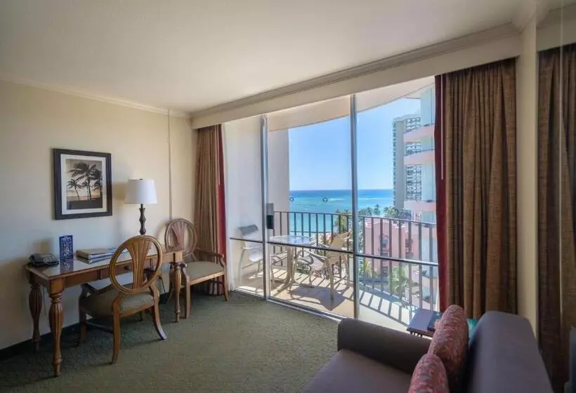 キングサイズベッドのクラブルーム, Outrigger Waikiki Beach Resort