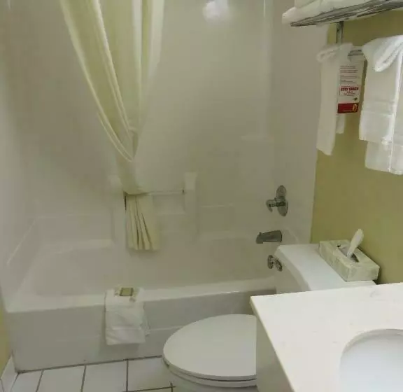 Standard-huone 2 Parivuodetta, Super 8 By Wyndham Indianapolis/ne/castleton Area