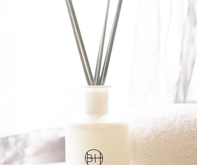 Номер Стандарт, The Vicarage