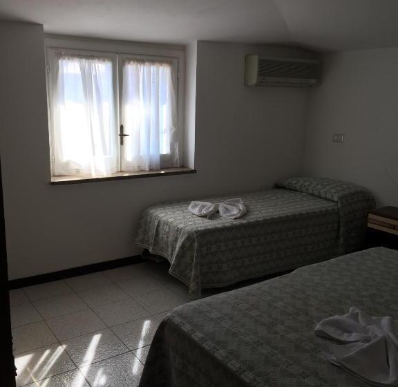 Трежместный Номер Economy, Umberto