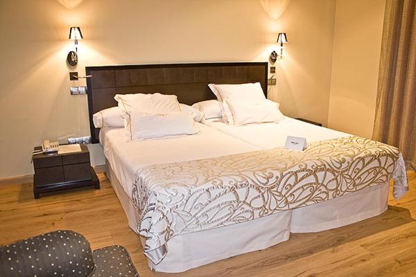 חדר דלוקס עם מרפסת, Spa Villa Nazules