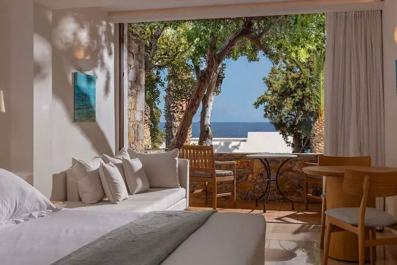 اتاق کلاسیک, St. Nicolas Bay Resort Hotel & Villas