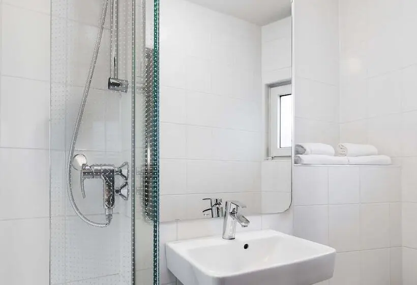 Standard Yhden Hengen Huone, B&b Hotel Düsseldorf Hbf
