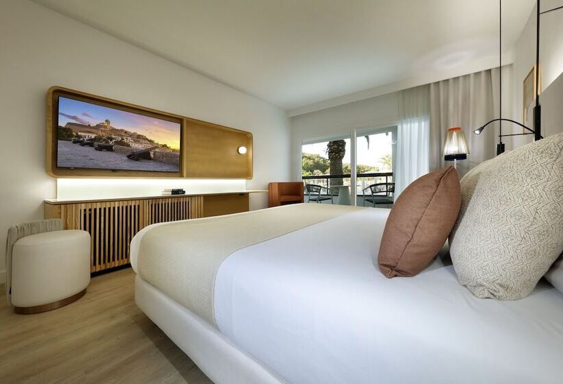 Quarto Deluxe Vista Jardim, Grand Palladium Select Palace Ibiza