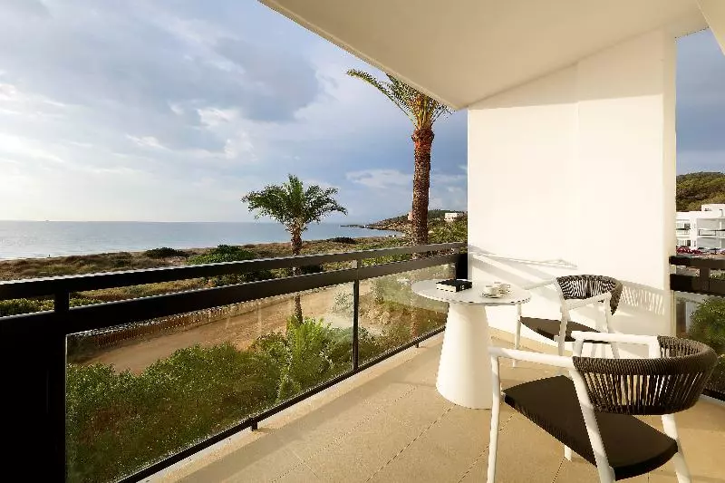 سوییت جونیور با چشم‌انداز دریا, Grand Palladium Select Palace Ibiza