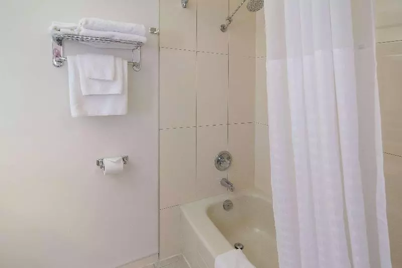 اتاق خانوادگی تودرتو, Grand Palladium Select Palace Ibiza