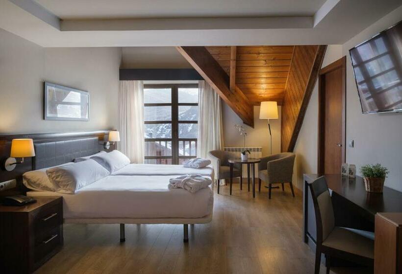 חדר סטנדרט לארבעה, Snö Aragon Hills