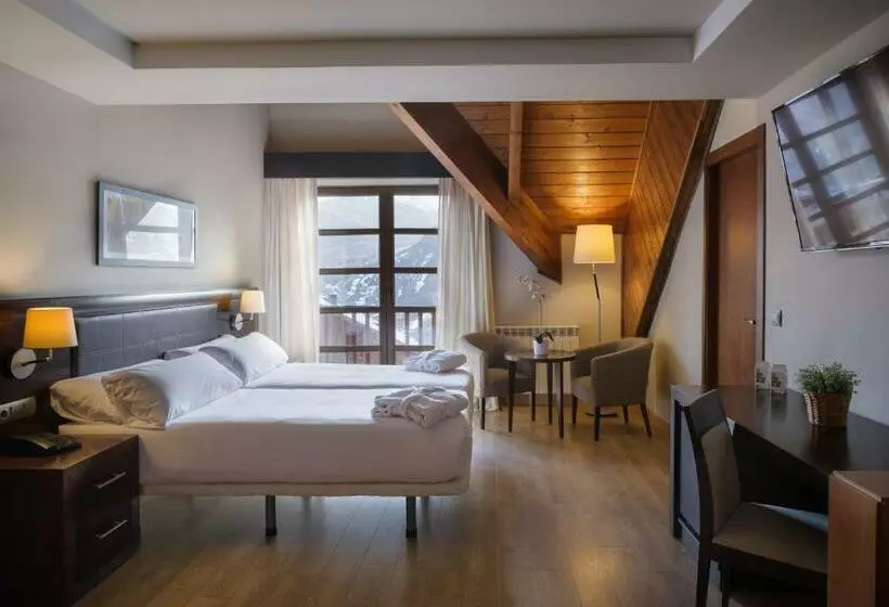 اتاق استاندارد چهار تخته, Snö Aragon Hills