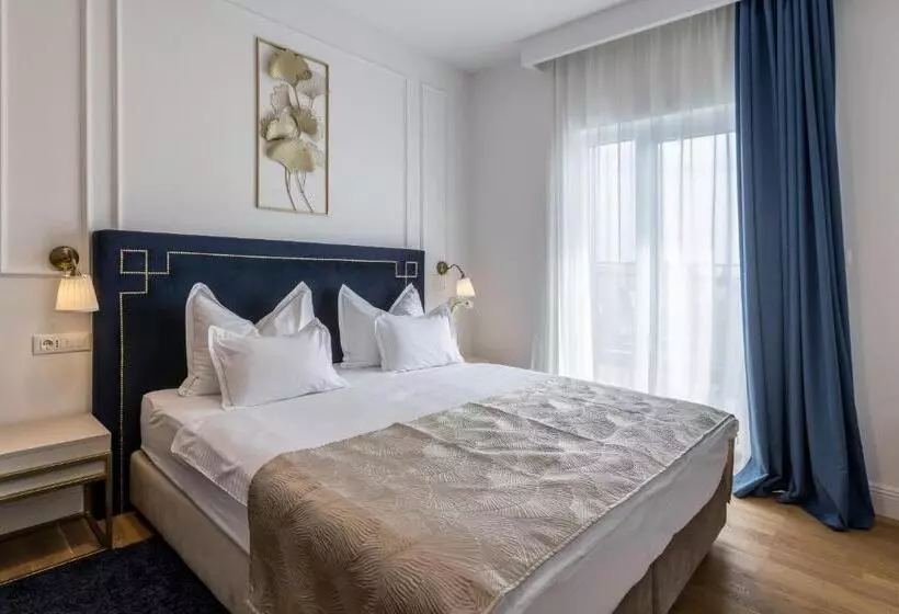 Junior Suite con Balcón, Art