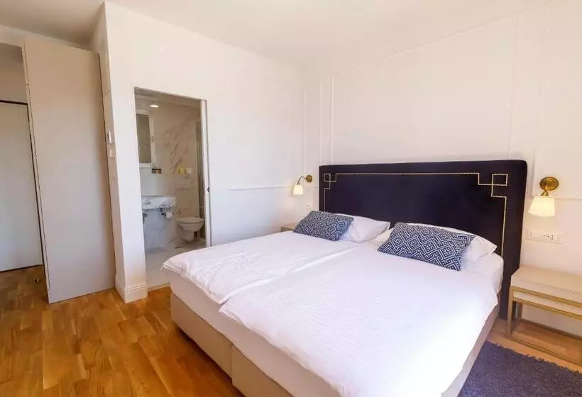 Habitación Economy, Art