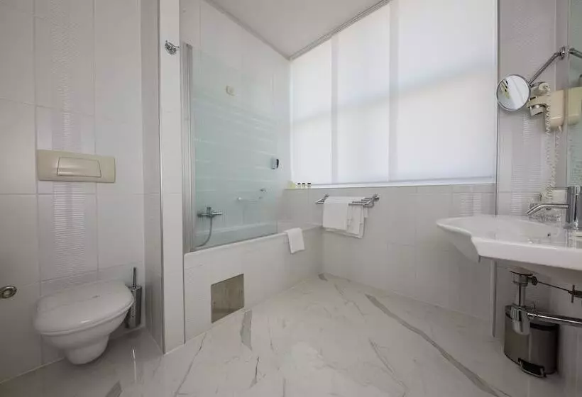 Habitación Estándar, Art