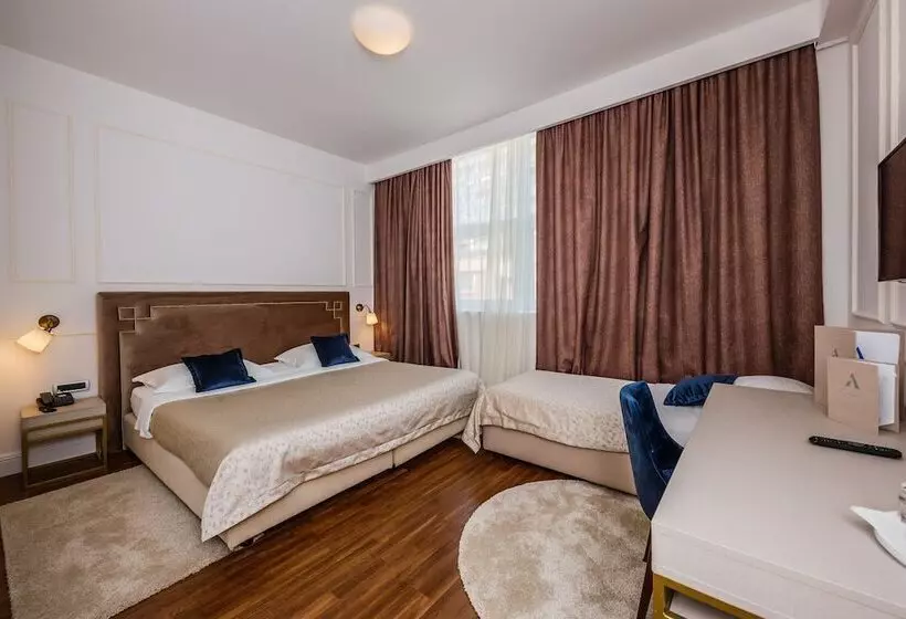 Habitación Triple Estándar, Art