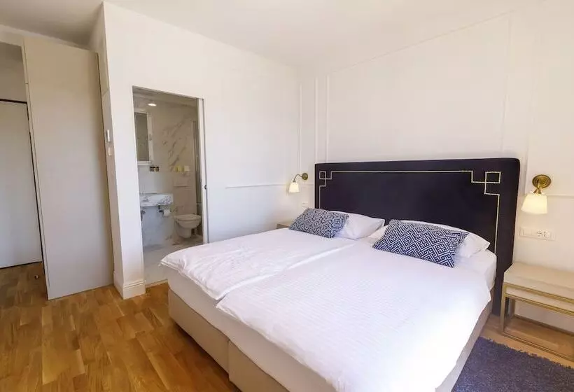 Habitación Economy, Art