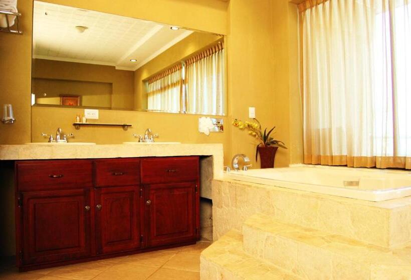 キングサイズベッドのスイートルーム, Balcon Del Mar Beach Front