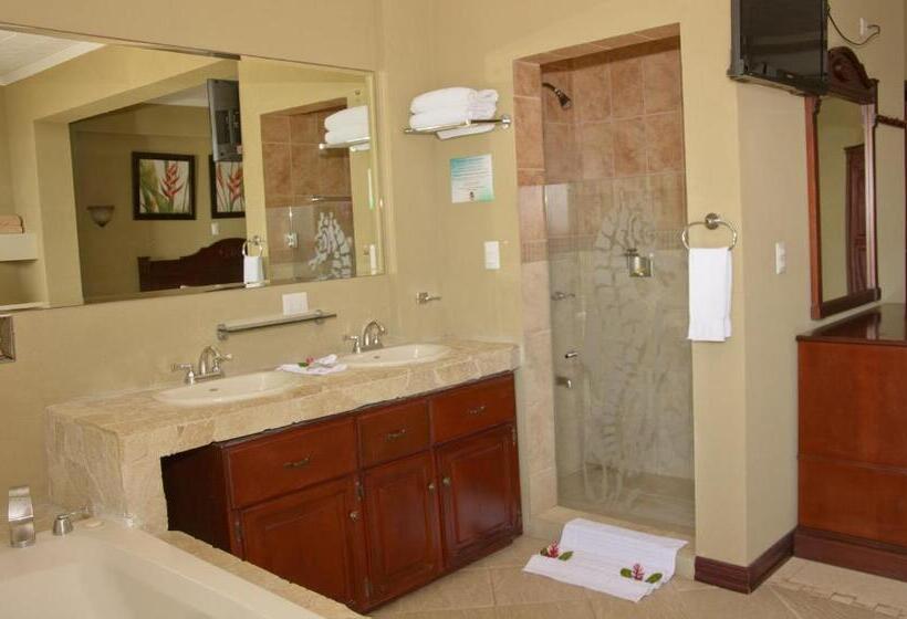 스위트 킹사이즈 침대, Balcon Del Mar Beach Front