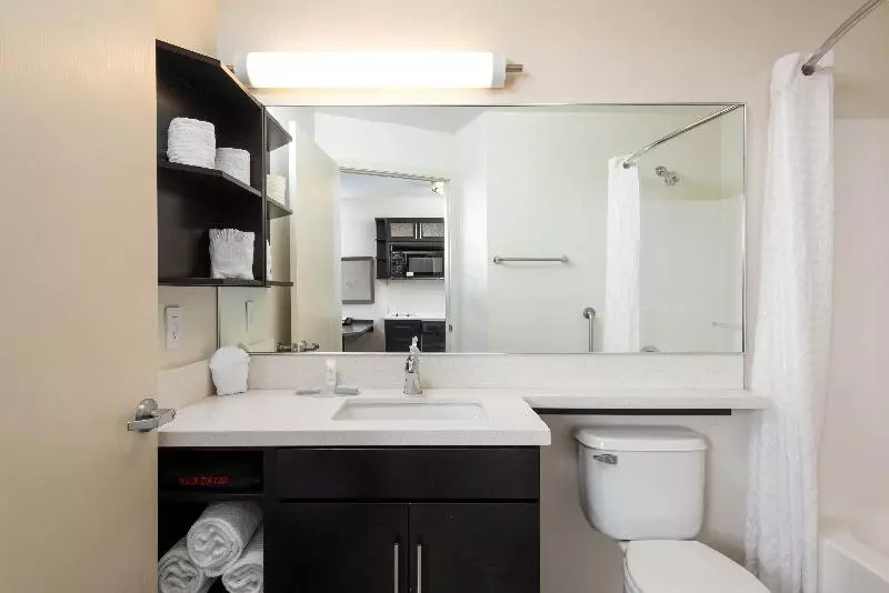 استودیوی استاندارد, Candlewood Suites Sterling, An Ihg
