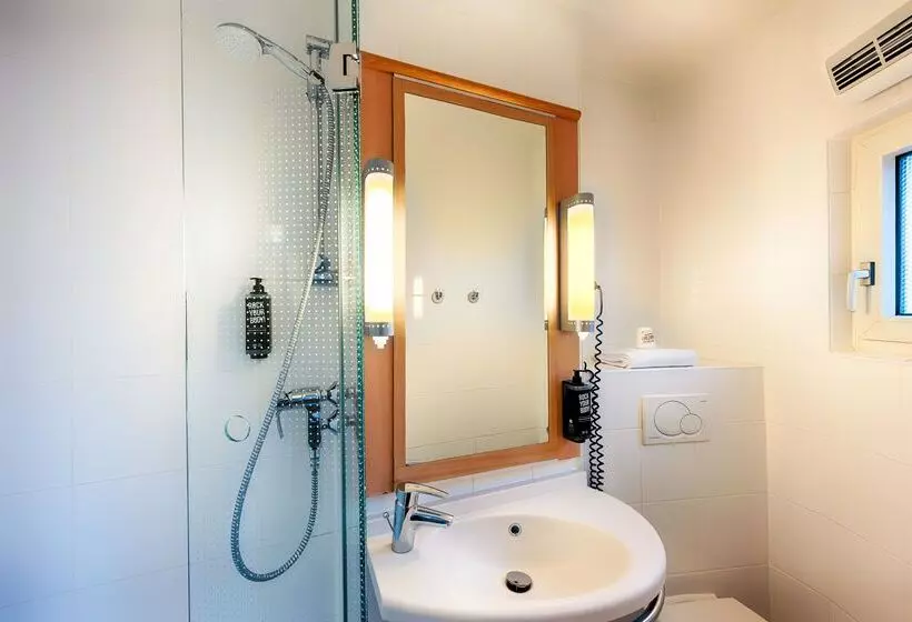 Standard-huone, B&b Hotel Düsseldorf Hbf