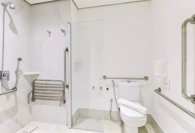 身障者適用スタンダードルーム, Hampton By Hilton Guarulhos Airport