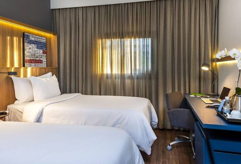 Номер Стандарт Адаптированный для Инвалидов, Hampton By Hilton Guarulhos Airport