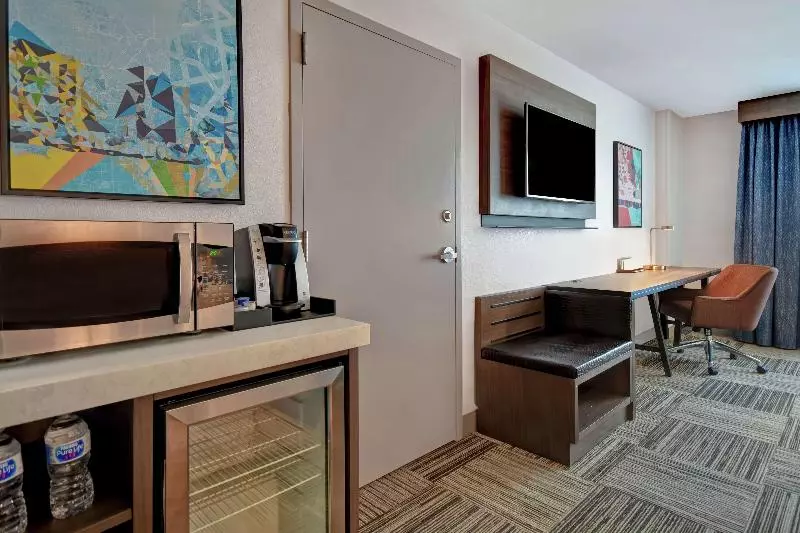 キングサイズベッドのスタンダードルーム, Hilton Garden Inn Houston/galleria Area