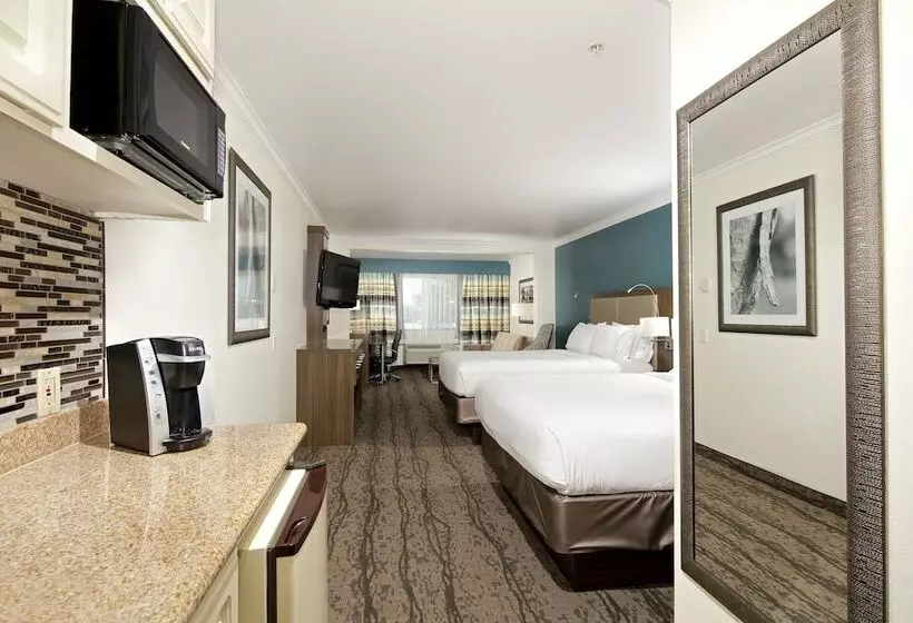 سوییت, Holiday Inn Express Hotel & Suites Paso Robles, An Ihg