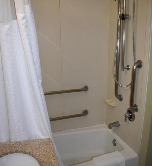 غرفة ديلوكس لذوى الاحتياجات الخاصة, Marguerite South Anaheim   Garden Grove, Trademark Collection By Wyndham